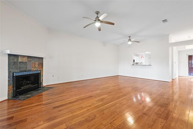 807 Woodfern Glen Lane, Pearland, TX 77584