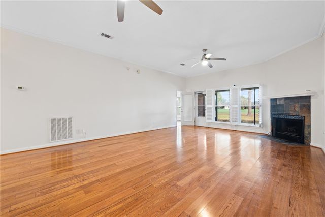 807 Woodfern Glen Lane, Pearland, TX 77584