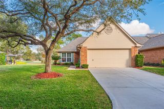 807 Woodfern Glen Lane, Pearland, TX 77584
