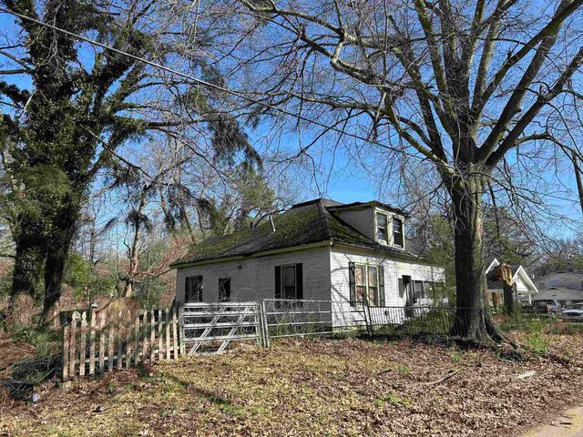 1030 N Izard St, Forrest City, AR 72335