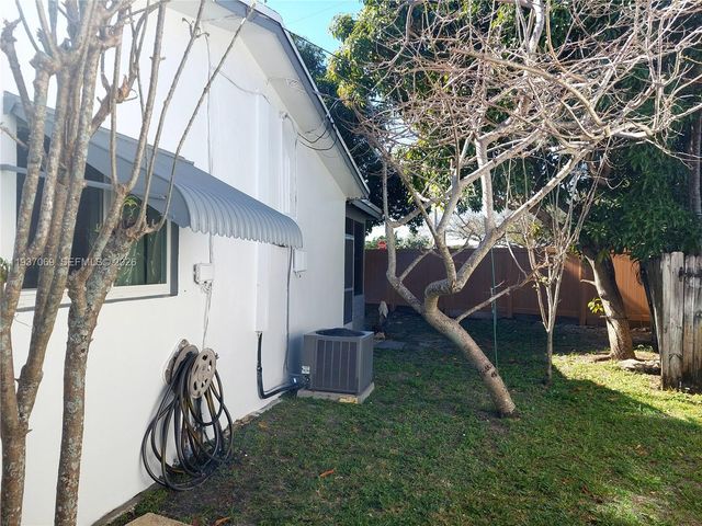 4571 NW 19th Way, Tamarac, FL 33309