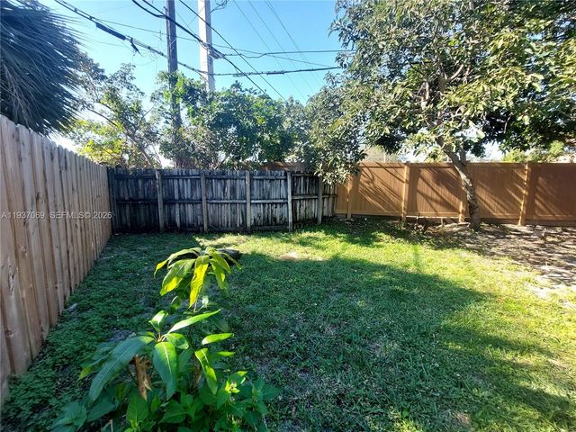 4571 NW 19th Way, Tamarac, FL 33309
