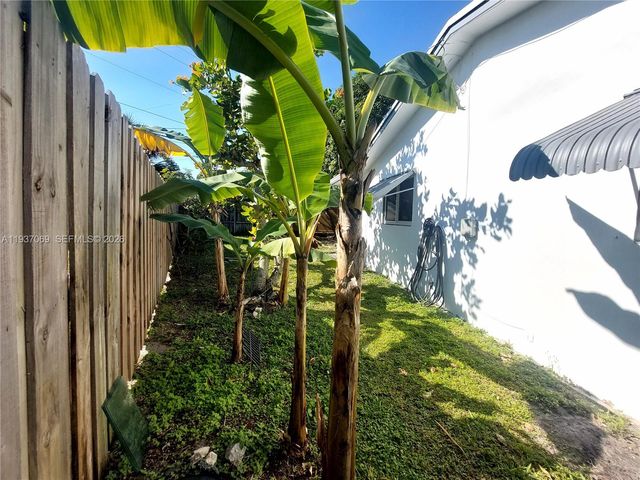 4571 NW 19th Way, Tamarac, FL 33309