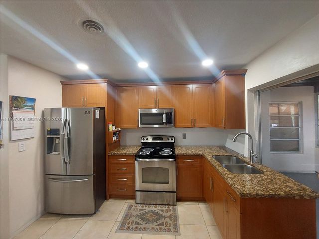 4571 NW 19th Way, Tamarac, FL 33309