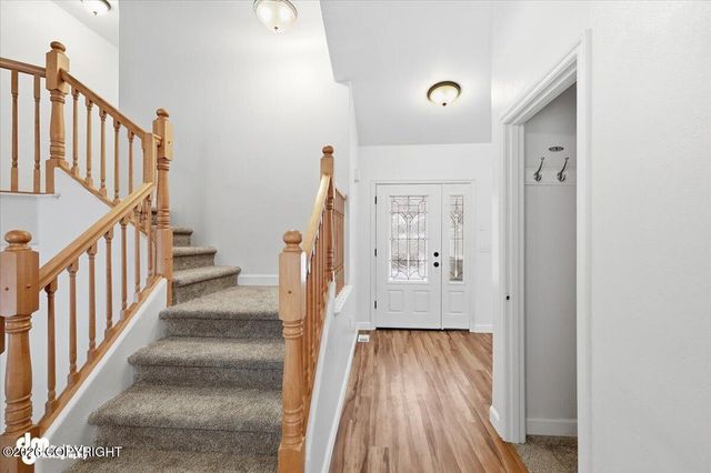 5651 S Hanson Loop, Wasilla, AK 99623