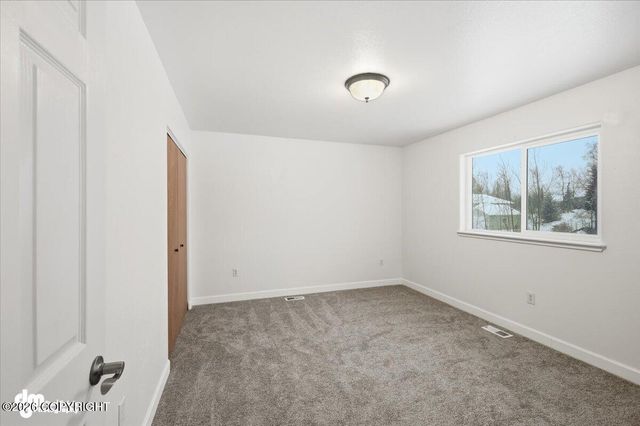 5651 S Hanson Loop, Wasilla, AK 99623