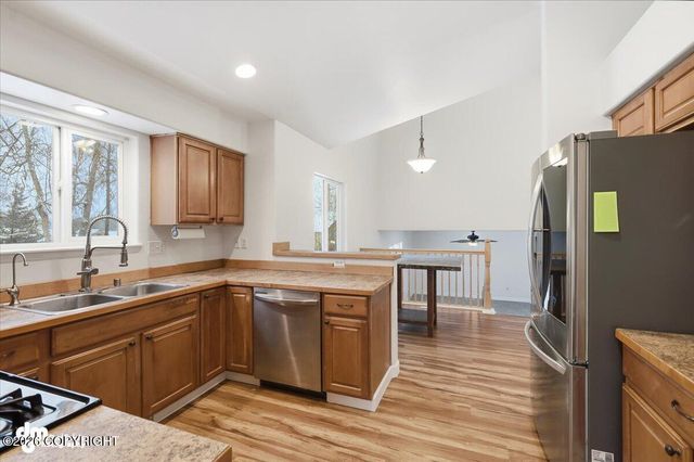 5651 S Hanson Loop, Wasilla, AK 99623