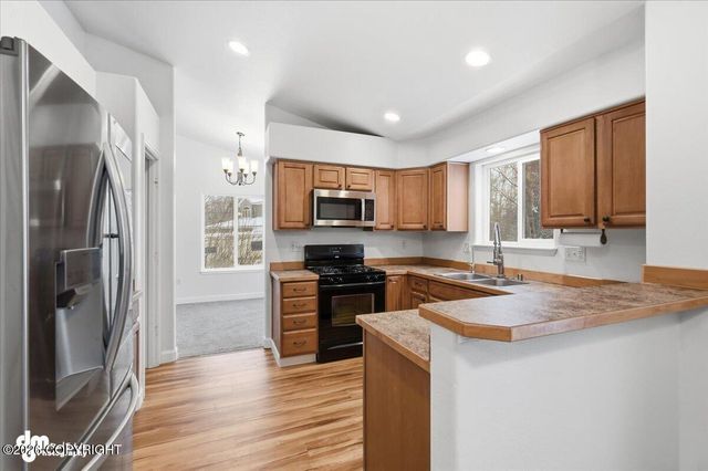 5651 S Hanson Loop, Wasilla, AK 99623