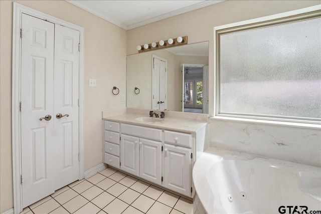 15744 Timberhill Dr, Flint, TX 75762