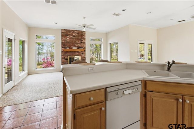 15744 Timberhill Dr, Flint, TX 75762