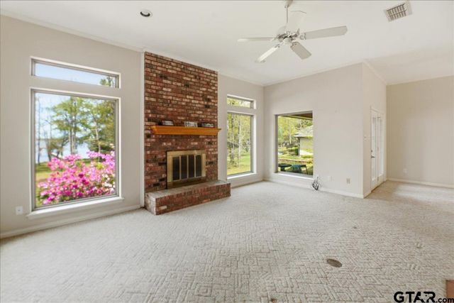 15744 Timberhill Dr, Flint, TX 75762