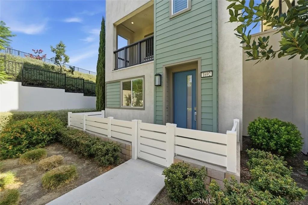 1692 W Enterprise Drive, San Pedro, CA 90732