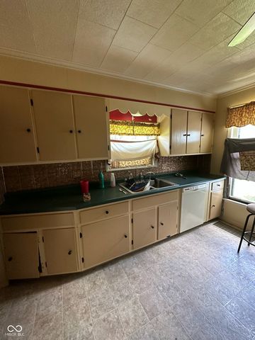 2012 1st Avenue, Terre Haute, IN 47807