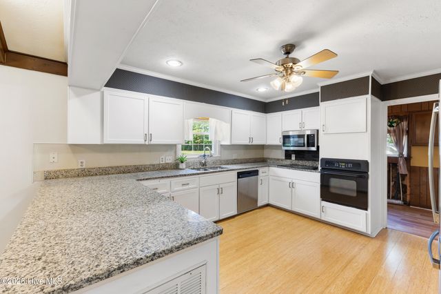 1600 Nc Hy 53 W, Burgaw, NC 28425