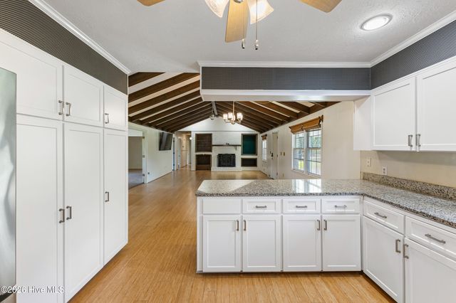 1600 Nc Hy 53 W, Burgaw, NC 28425
