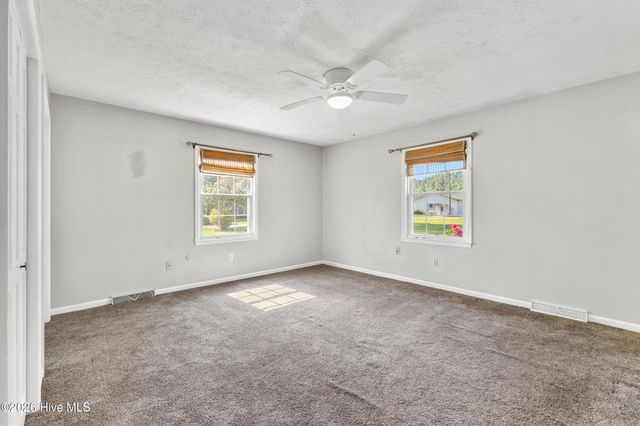 1600 Nc Hy 53 W, Burgaw, NC 28425