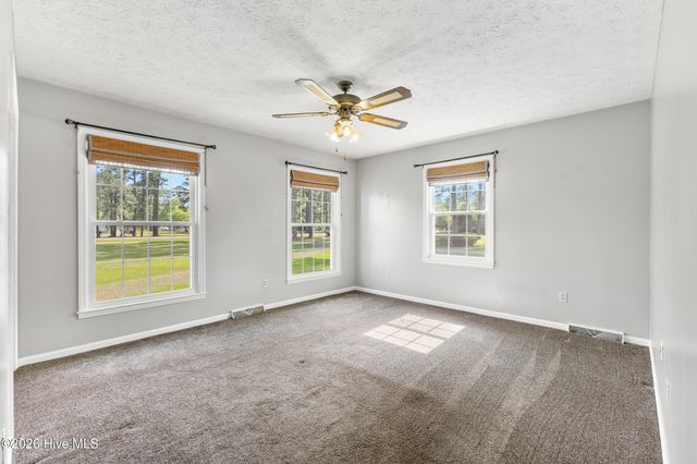 1600 Nc Hy 53 W, Burgaw, NC 28425