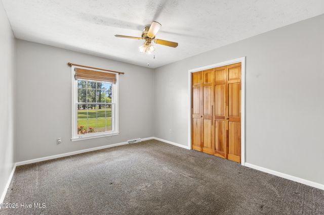 1600 Nc Hy 53 W, Burgaw, NC 28425