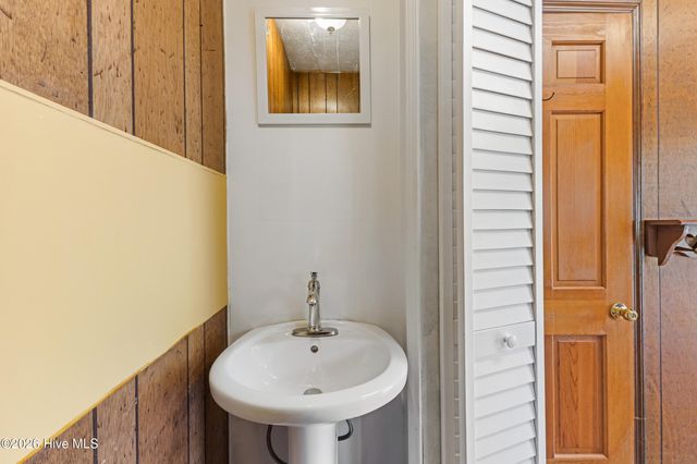 1600 Nc Hy 53 W, Burgaw, NC 28425