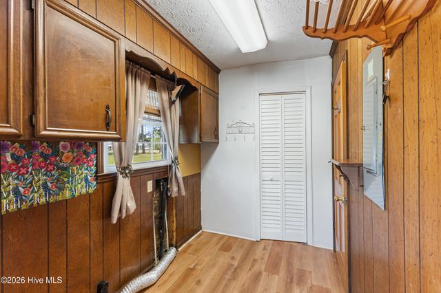 1600 Nc Hy 53 W, Burgaw, NC 28425