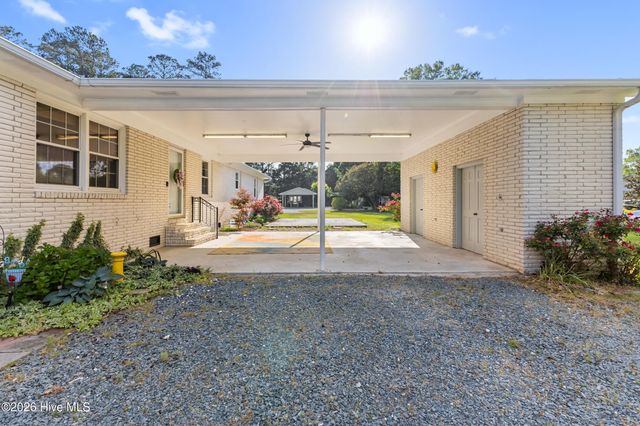 1600 Nc Hy 53 W, Burgaw, NC 28425