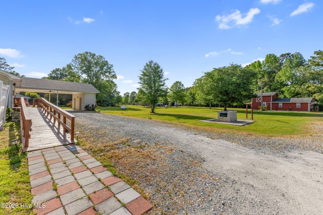 1600 Nc Hy 53 W, Burgaw, NC 28425