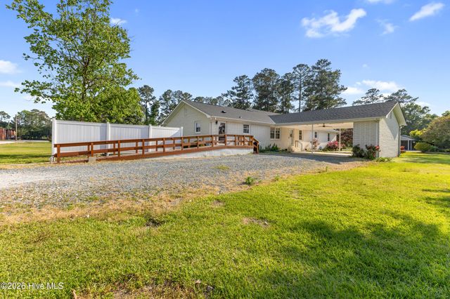 1600 Nc Hy 53 W, Burgaw, NC 28425