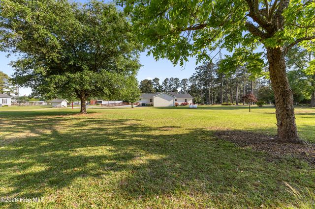 1600 Nc Hy 53 W, Burgaw, NC 28425