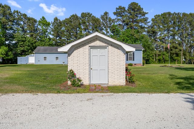 1600 Nc Hy 53 W, Burgaw, NC 28425