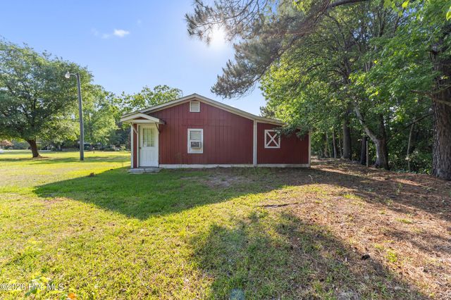 1600 Nc Hy 53 W, Burgaw, NC 28425