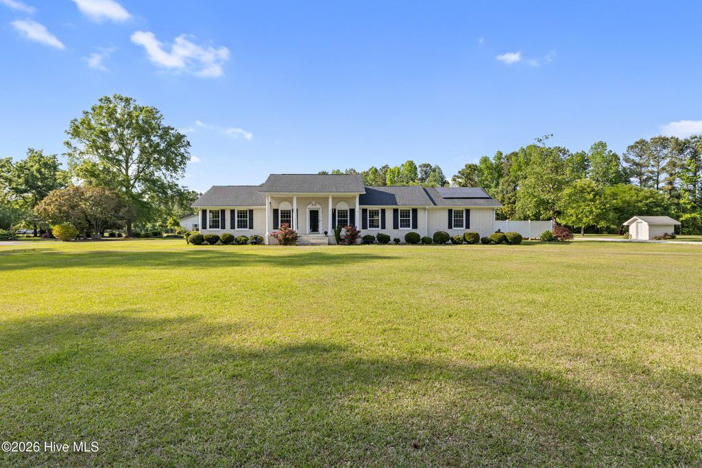 1600 Nc Hy 53 W, Burgaw, NC 28425