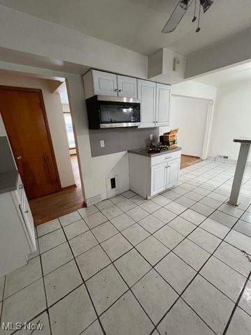 4465 E Frontenac Drive, Warrensville Heights, OH 44128