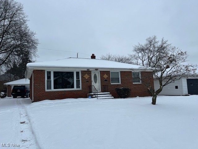 4465 E Frontenac Drive, Warrensville Heights, OH 44128