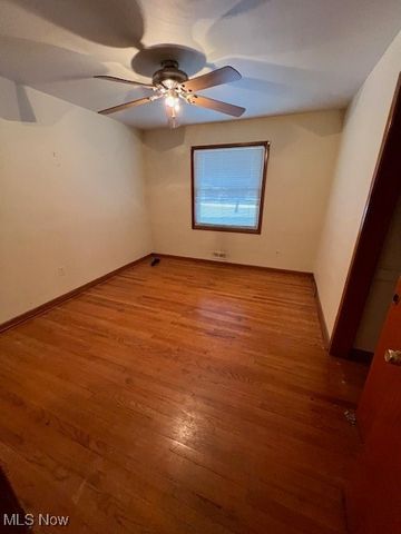 4465 E Frontenac Drive, Warrensville Heights, OH 44128