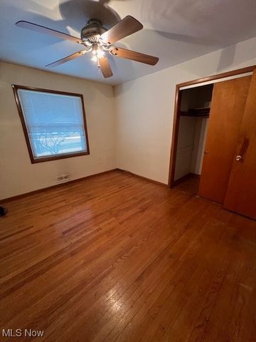 4465 E Frontenac Drive, Warrensville Heights, OH 44128