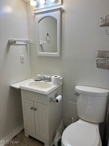 4465 E Frontenac Drive, Warrensville Heights, OH 44128