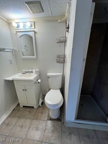 4465 E Frontenac Drive, Warrensville Heights, OH 44128