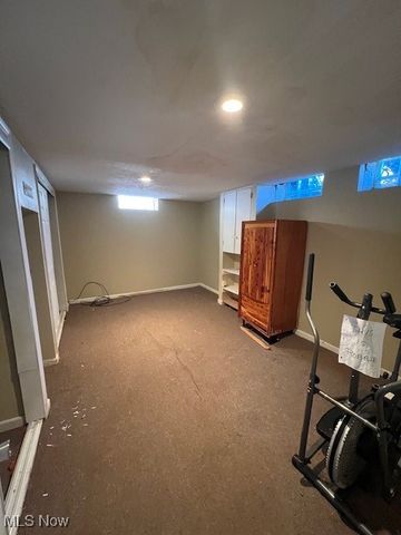 4465 E Frontenac Drive, Warrensville Heights, OH 44128