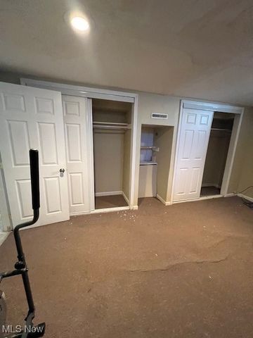 4465 E Frontenac Drive, Warrensville Heights, OH 44128