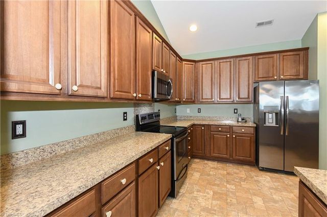 5019 Brian Center Lane, Winston-salem, NC 27106