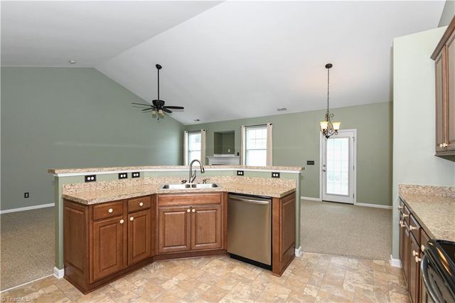 5019 Brian Center Lane, Winston-salem, NC 27106