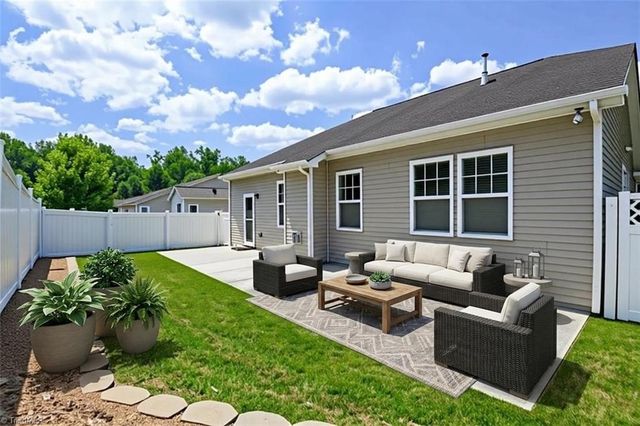 5019 Brian Center Lane, Winston-salem, NC 27106