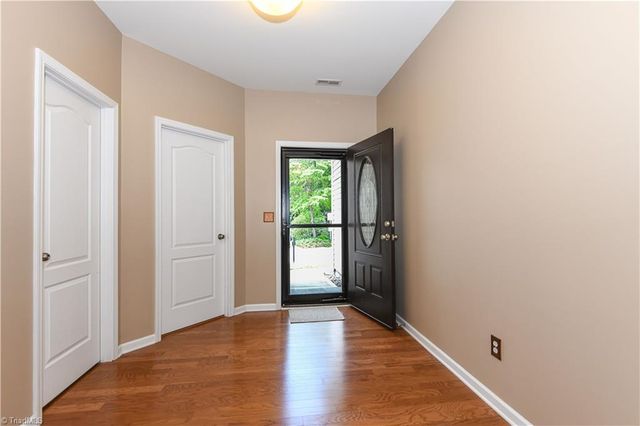 5019 Brian Center Lane, Winston-salem, NC 27106