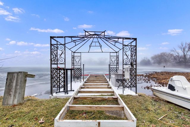 7170 Pleasant DRIVE, West Bend, WI 53090