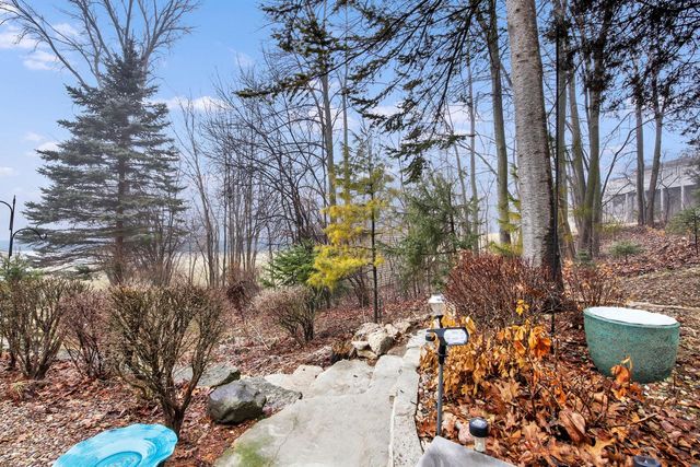 7170 Pleasant DRIVE, West Bend, WI 53090