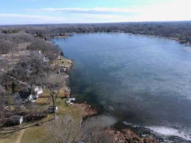 7170 Pleasant DRIVE, West Bend, WI 53090