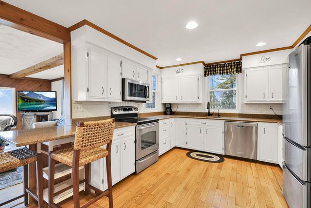 7170 Pleasant DRIVE, West Bend, WI 53090