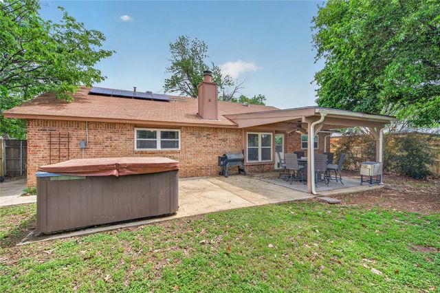 3009 Richwood Circle, Bedford, TX 76021