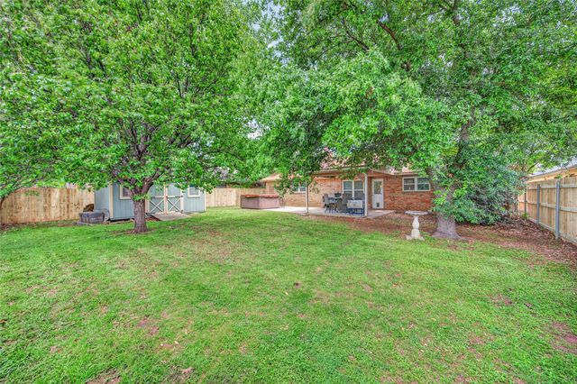 3009 Richwood Circle, Bedford, TX 76021