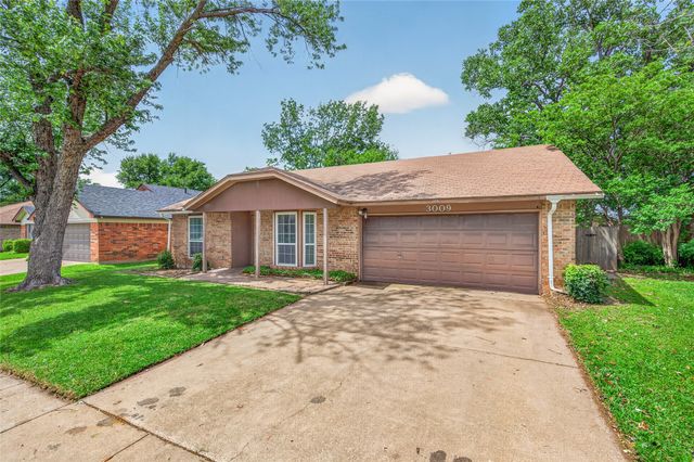 3009 Richwood Circle, Bedford, TX 76021